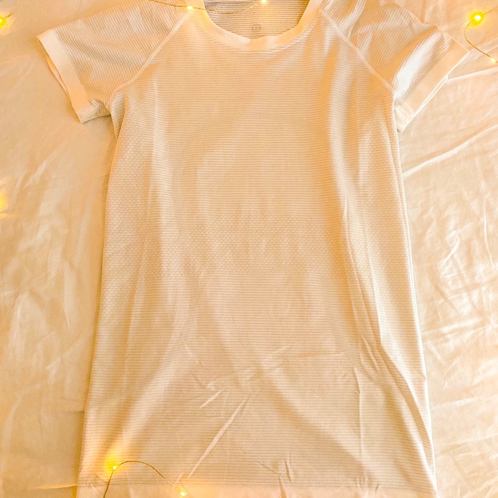 Lululemon Swiftly Tech Short Sleeve Shirt 2.0, Size 4, White,